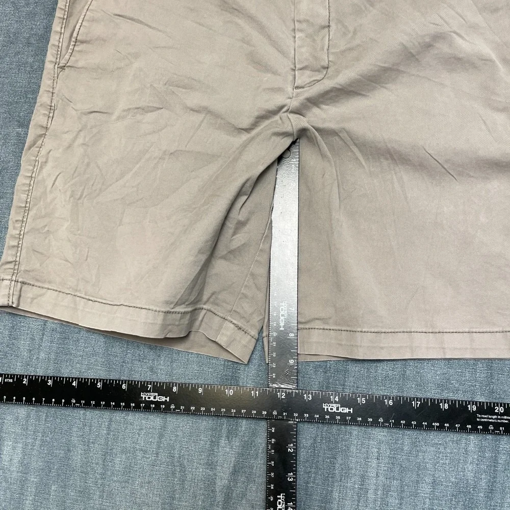 Banana Republic Lived In Chino Shorts Mens 37 Gray Flat Front Performance Golf